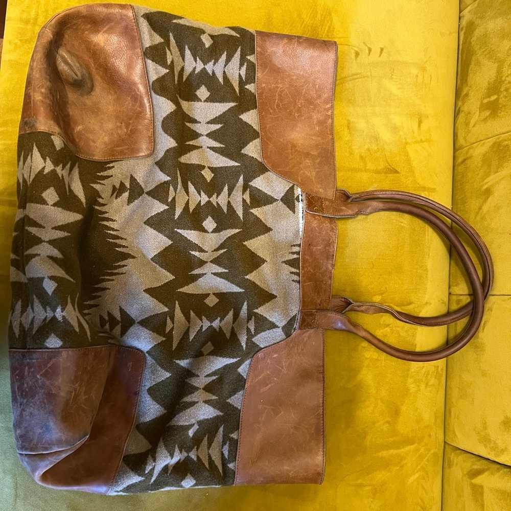 Pendleton used weekend bag light wear and tear